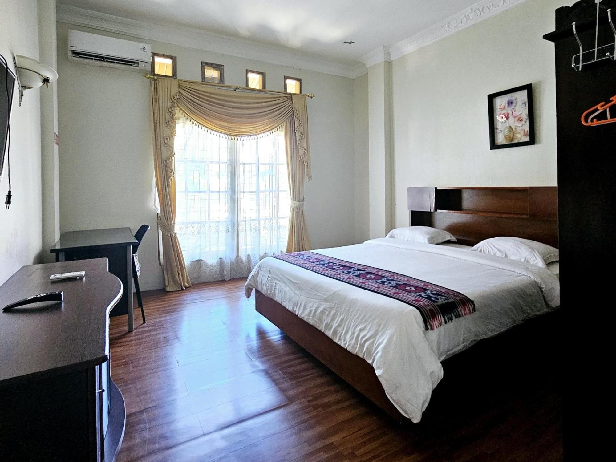 Flamboyan House Hotel Padang  Bagian luar foto