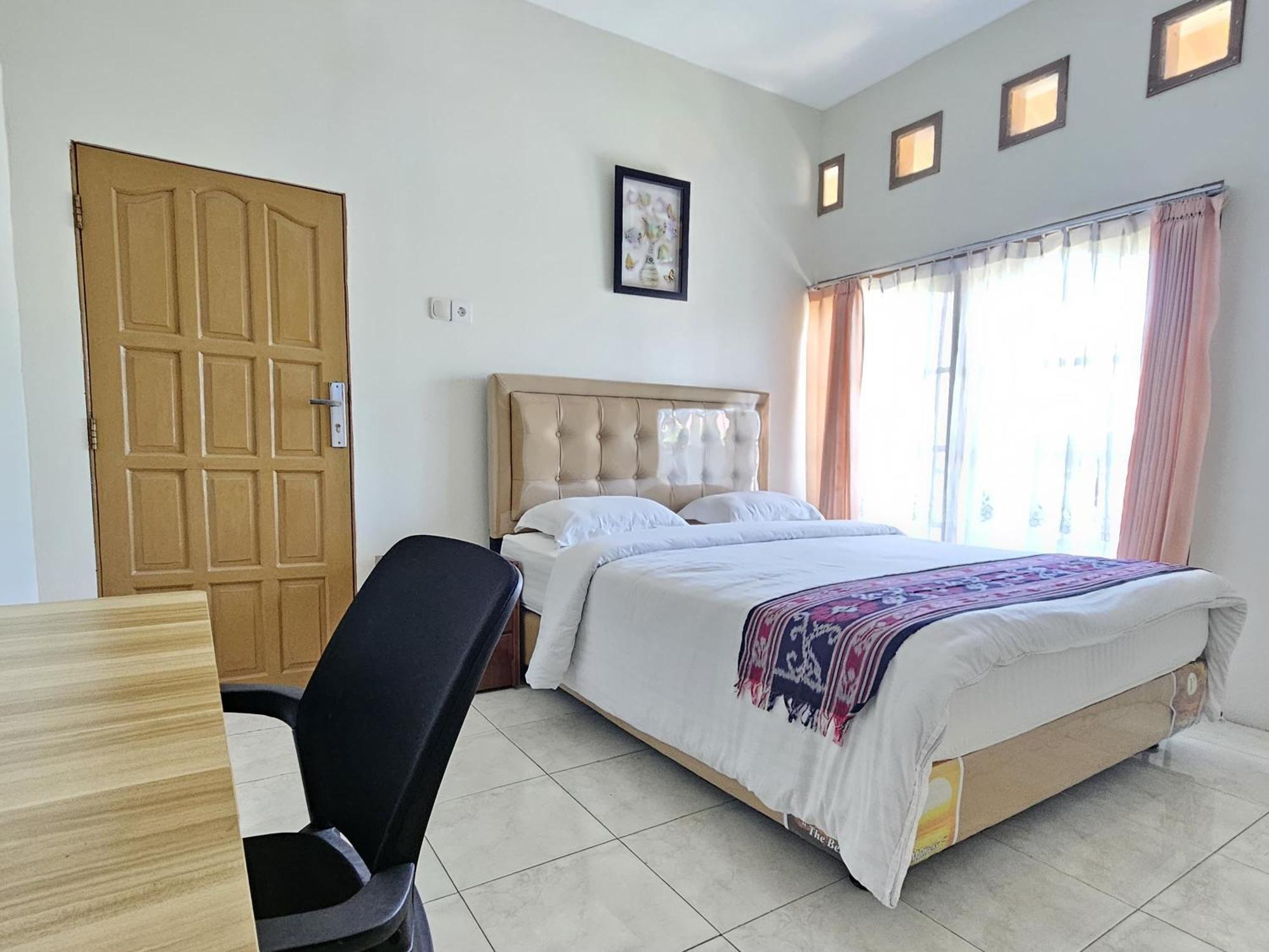 Flamboyan House Hotel Padang  Bagian luar foto